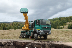 tatra-phoenix-6x6_truck-mounted-excavator_01