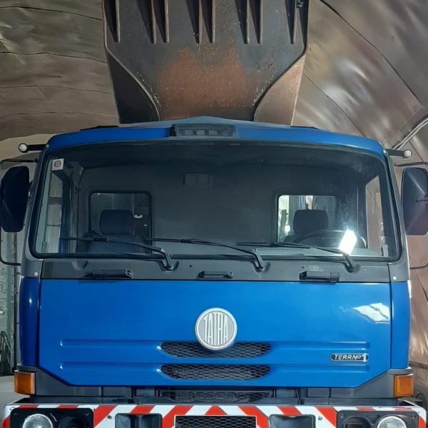 Экскаватор планировщик uds 114r / tatra t815 280r21 6×6.2